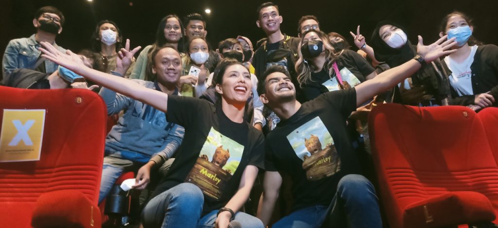 Nobar Film Marley Bersama Tyas Mirasih Dan Tengku Tezi Di Malang