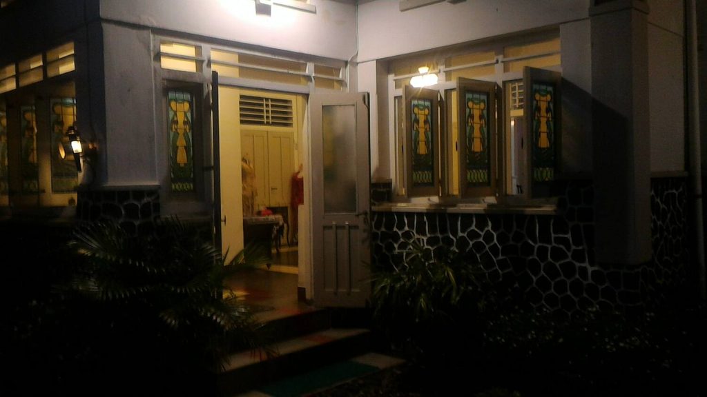 Tampak depan di malam hari Dhaup Yogyakarta