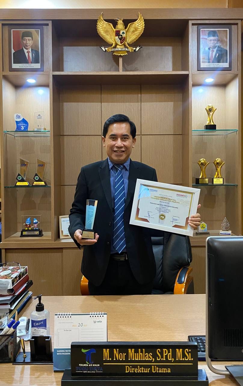 Tugu Tirta Boyong Trofi Juara PERPAMSI Digital Transformation Award 2022